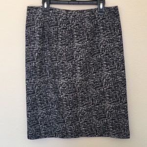 Banana Republic skirt blue and white